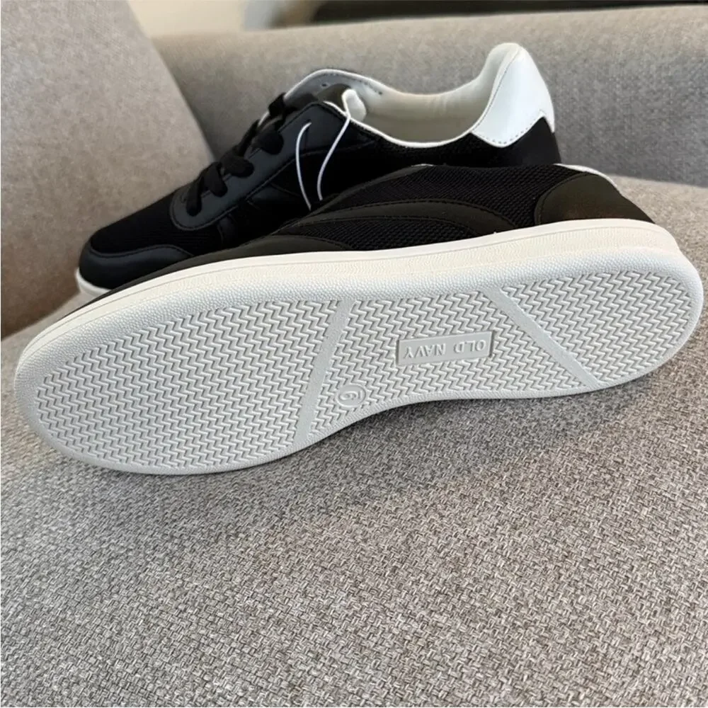 Old Navy Black Low Top Sneakers